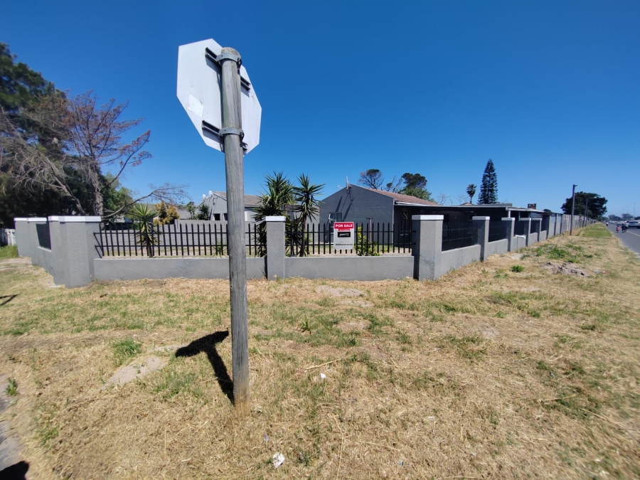 3 Bedroom Property for Sale in Perm Gardens Western Cape